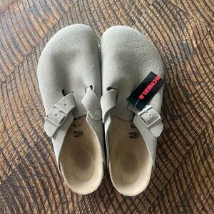 BRAND NEW — Birkenstock Boston Suede — faded khaki — size 43 UK / 10 (men’s)
